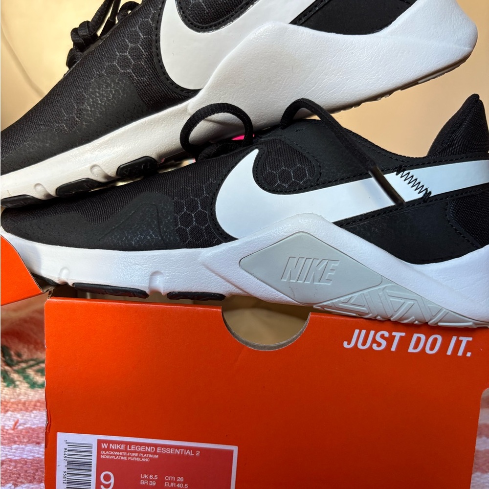 Nike Legend Essential 2 Black White Trainers